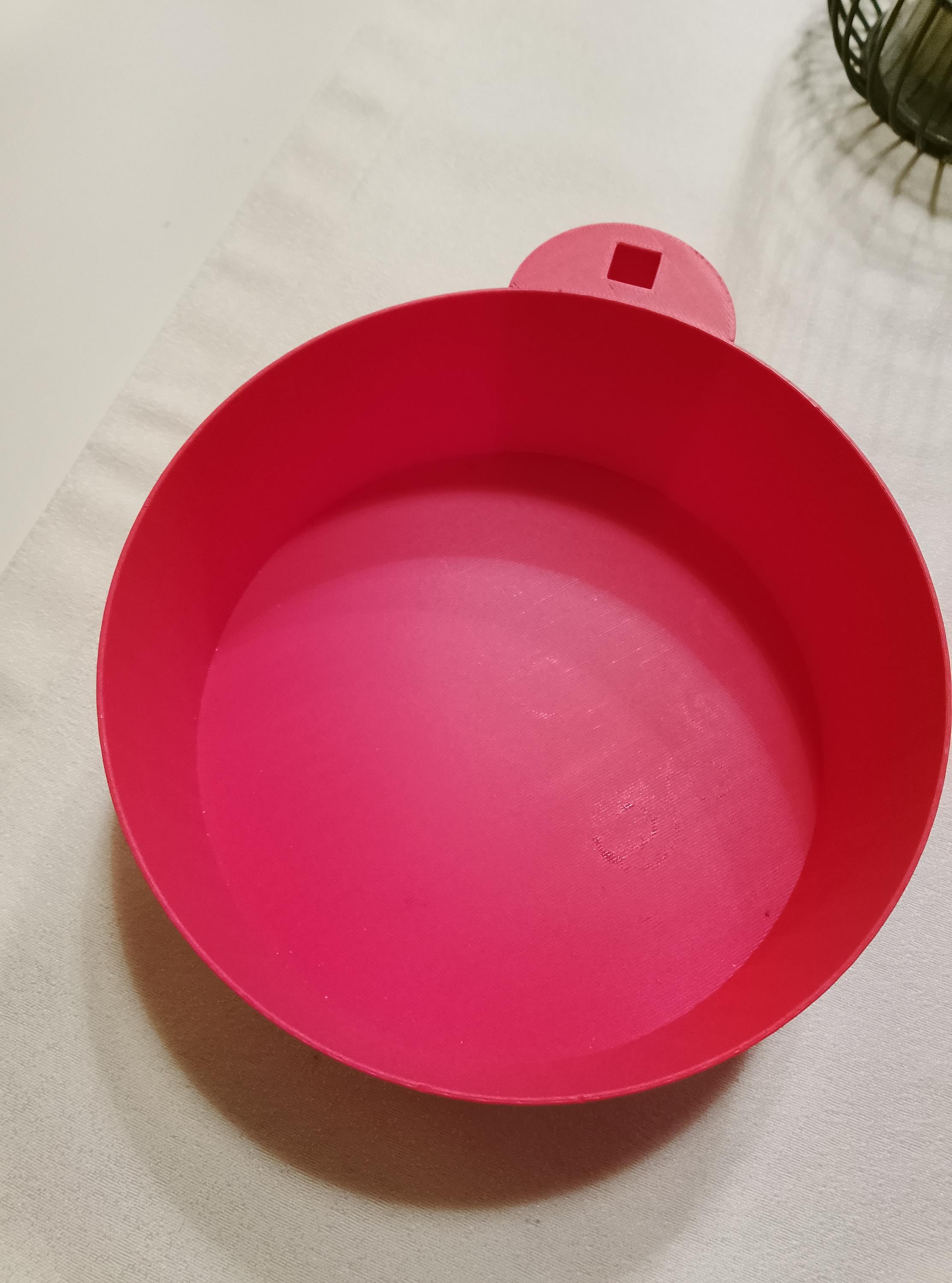 Garnschale mit Fadenführung