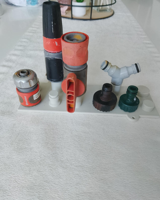 Camping Wasseranschlüsse Aufbewahrung | Camper Gadget | Campingplatz Wasseradapter | Adapter | passend für Gardena und andere | Werkstatt