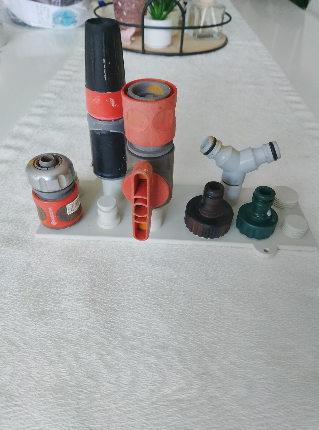 Camping Wasseranschlüsse Aufbewahrung | Camper Gadget | Campingplatz Wasseradapter | Adapter | passend für Gardena und andere | Werkstatt