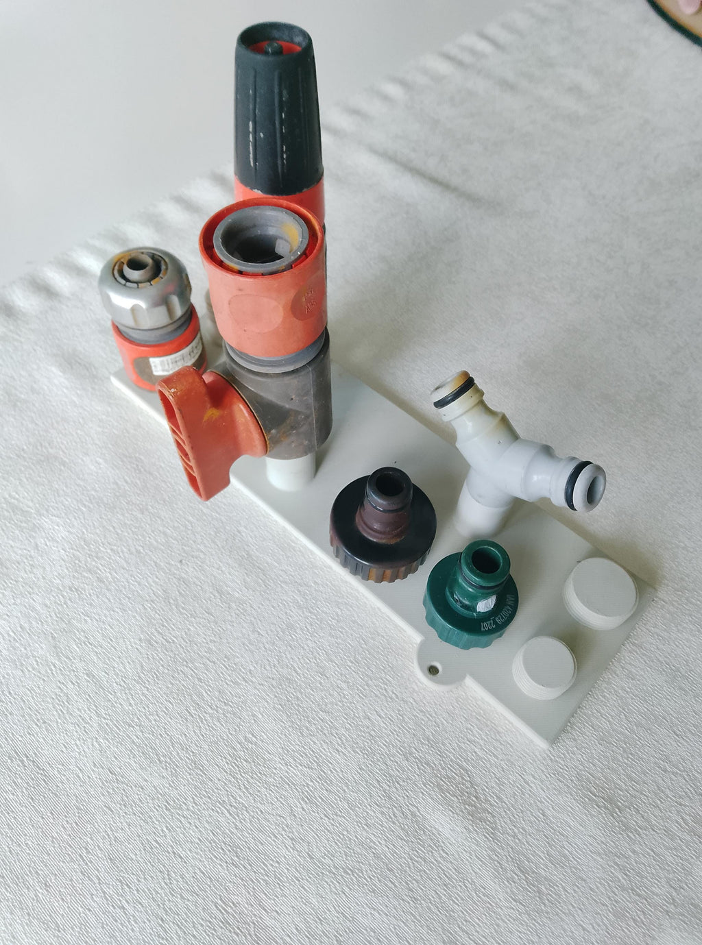 Camping Wasseranschlüsse Aufbewahrung | Camper Gadget | Campingplatz Wasseradapter | Adapter | passend für Gardena und andere | Werkstatt