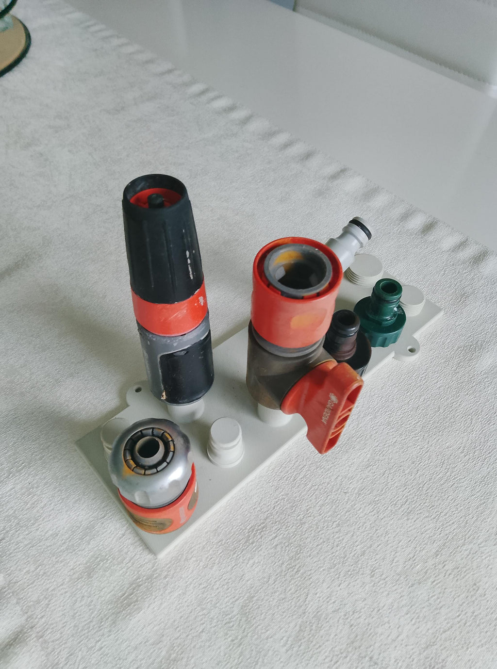 Camping Wasseranschlüsse Aufbewahrung | Camper Gadget | Campingplatz Wasseradapter | Adapter | passend für Gardena und andere | Werkstatt