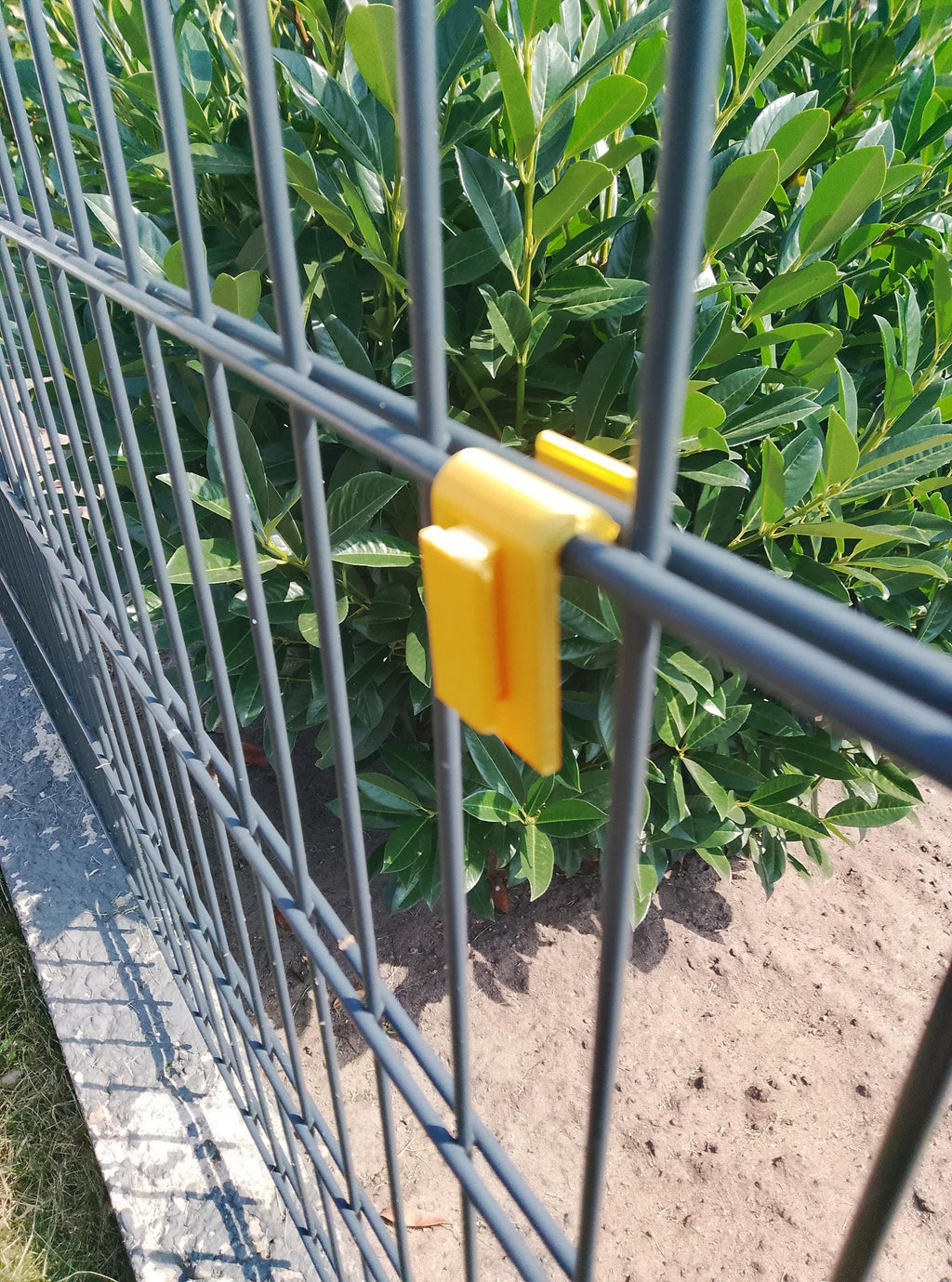 Halter für Zaun 5/6/5 (Doppelstegmattenzaun)